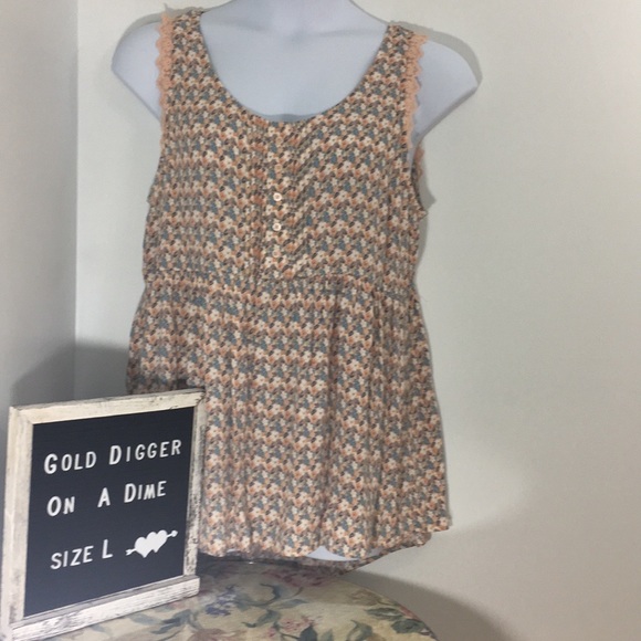 Looking Easy and Breezy - Picture 8 of 8